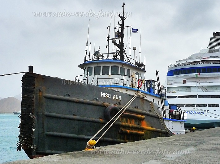 Insel: So Vicente  Wanderweg:  Ort: Mindelo Porto Grande Motiv: Hochsee Schlepper Miss Ann Motivgruppe: Technology Transport © Pitt Reitmaier www.Cabo-Verde-Foto.com