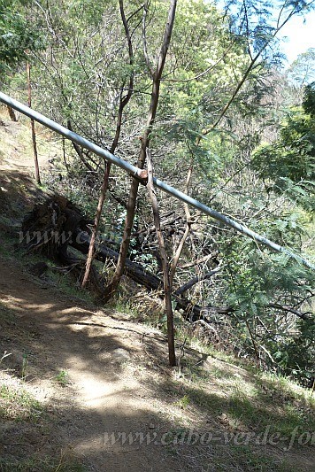 Insel: Santo Anto  Wanderweg: 207a Ort: Espongeiro Escovadinha Motiv: Druckwasserleitung Motivgruppe: Landscape © Pitt Reitmaier www.Cabo-Verde-Foto.com