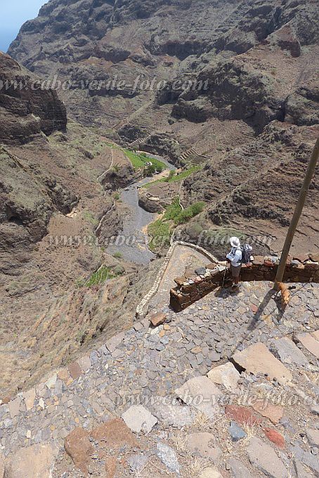 Insel: Santo Anto  Wanderweg: 215 Ort: Ribeira Alta Motiv: Wanderweg Motivgruppe: Landscape Mountain © Pitt Reitmaier www.Cabo-Verde-Foto.com