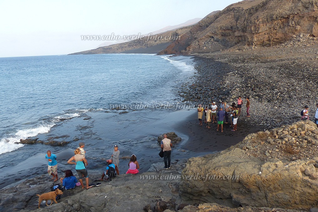 Insel: Santo Anto  Wanderweg: 318 Ort: Praia Formosa Motiv: Filmproduktion Canjana - Juventude em Marcha Motivgruppe: Art © Pitt Reitmaier www.Cabo-Verde-Foto.com