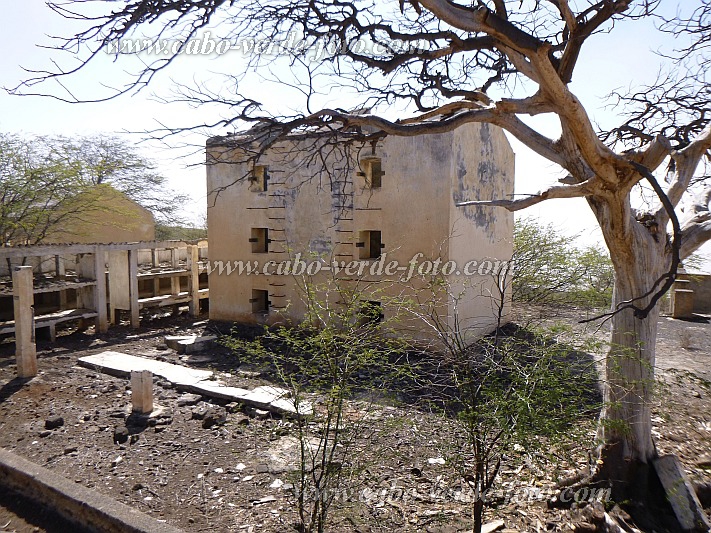 Santo Anto : Mesa : ruins : Landscape AgricultureCabo Verde Foto Gallery