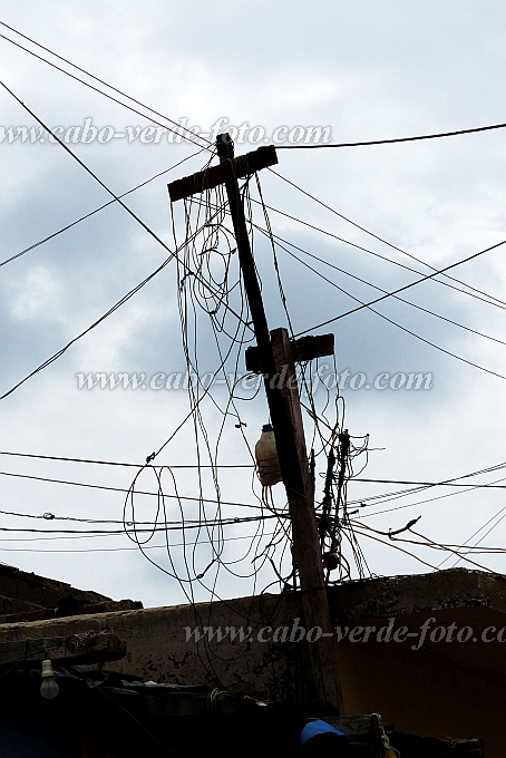Boa Vista : Sal Rei Barraca : Electricity from the neighbour : Landscape TownCabo Verde Foto Gallery