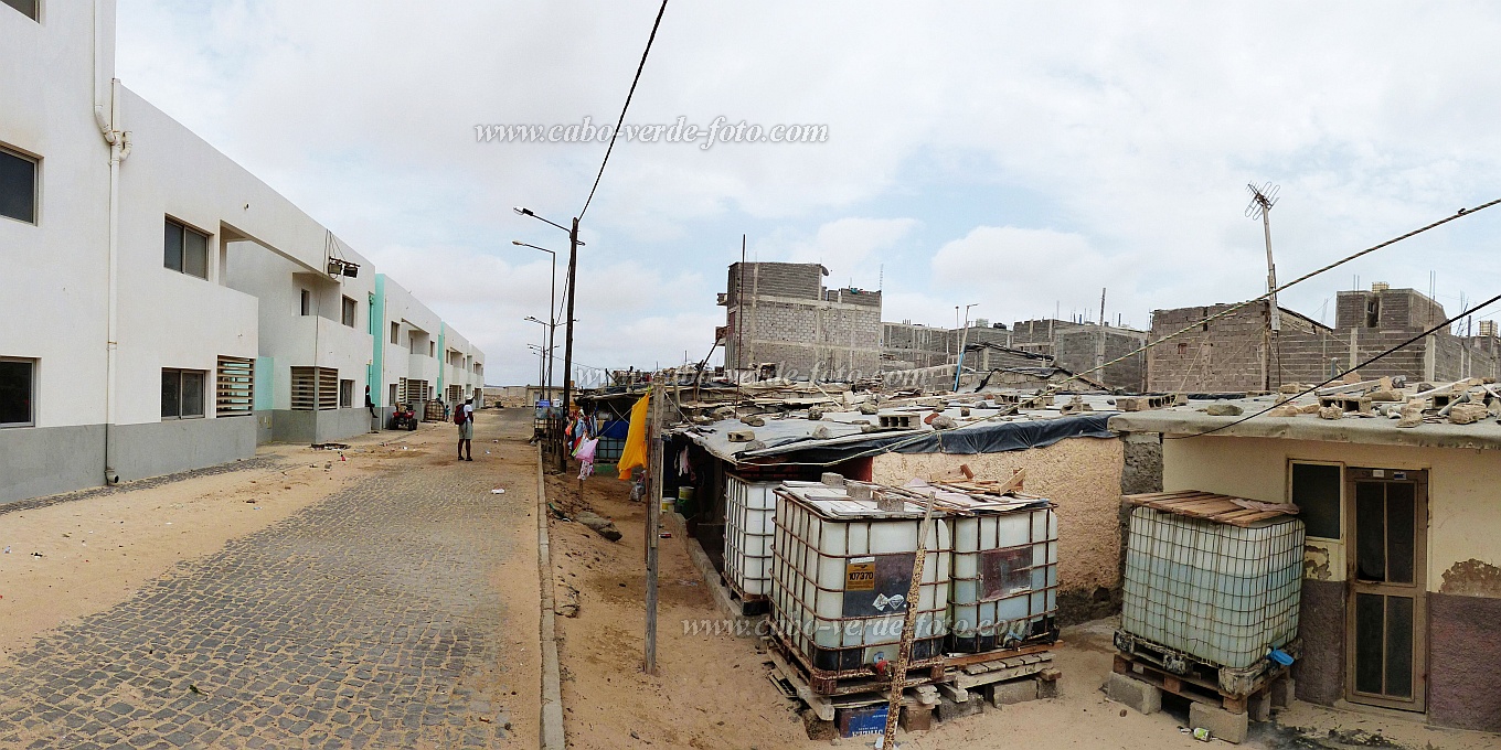 Boa Vista : Sal Rei Barraca : Vacant social housing in slum area : Landscape TownCabo Verde Foto Gallery