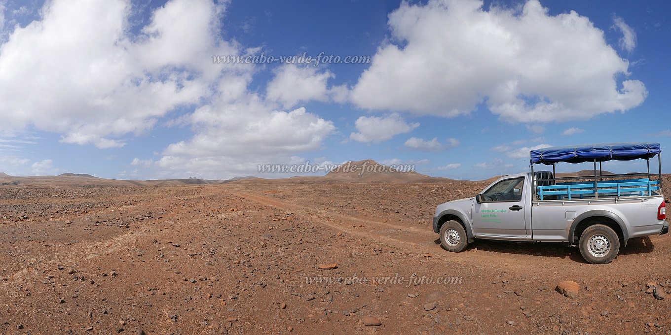 São Nicolau : Castilhano : dustroad : Landscape DesertCabo Verde Foto Gallery