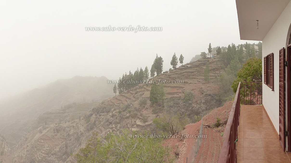 Santo Anto : Pico da Cruz : Harmato bruma seca : Landscape MountainCabo Verde Foto Gallery