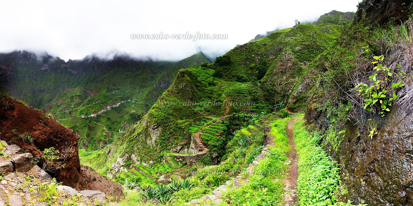 Santo Anto : Losna : hiking trail view on Rabo Curto : Landscape MountainCabo Verde Foto Gallery