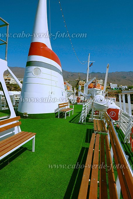 Santo Anto : Porto Novo : Ns ferry Mar de Canal Upper Deck Bench Seats : Technology TransportCabo Verde Foto Gallery