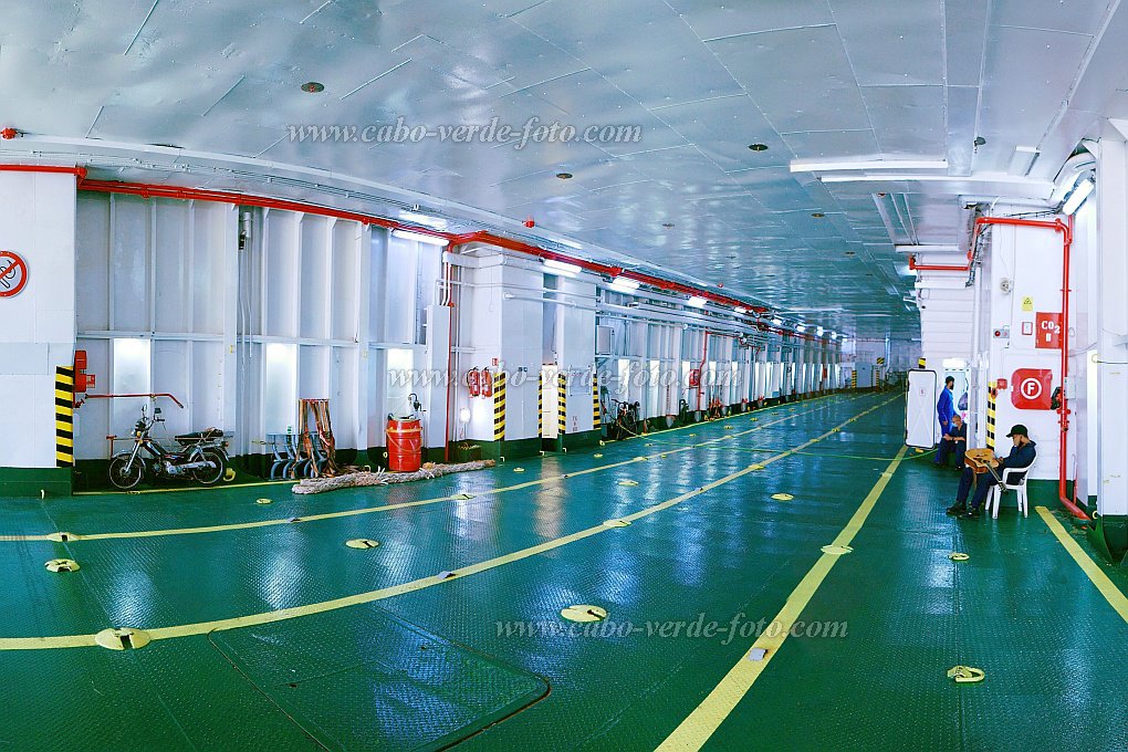 Santo Anto : Porto Novo : Ns ferry Mar de Canal car deck : Technology TransportCabo Verde Foto Gallery