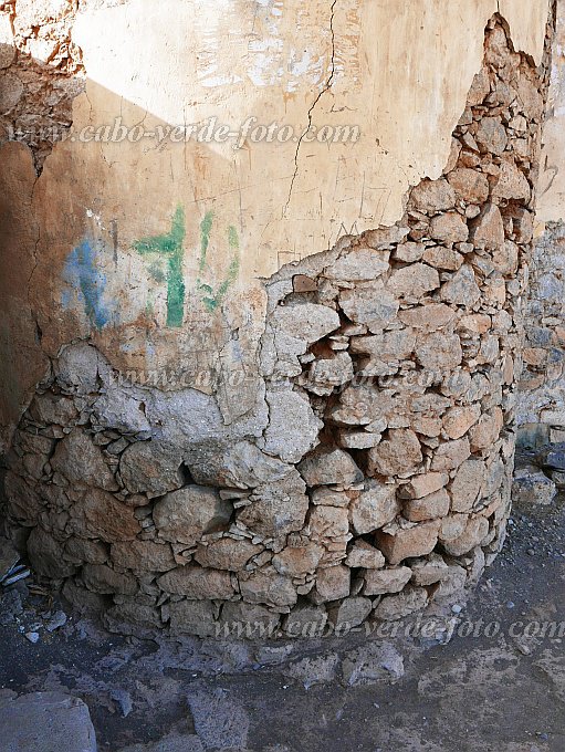 Santo Anto : Porto Novo : Quartel do Exrcito Colonial Portugus : History siteCabo Verde Foto Gallery