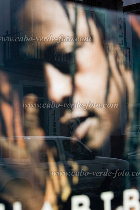 S�o Vicente : Mindelo : in the mirror : PeopleCabo Verde Foto Gallery