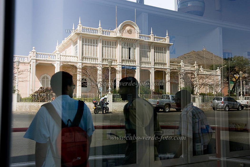S�o Vicente : Mindelo : in the mirror : Landscape TownCabo Verde Foto Gallery