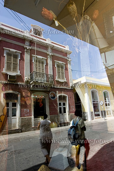S�o Vicente : Mindelo : in the mirror : Landscape TownCabo Verde Foto Gallery