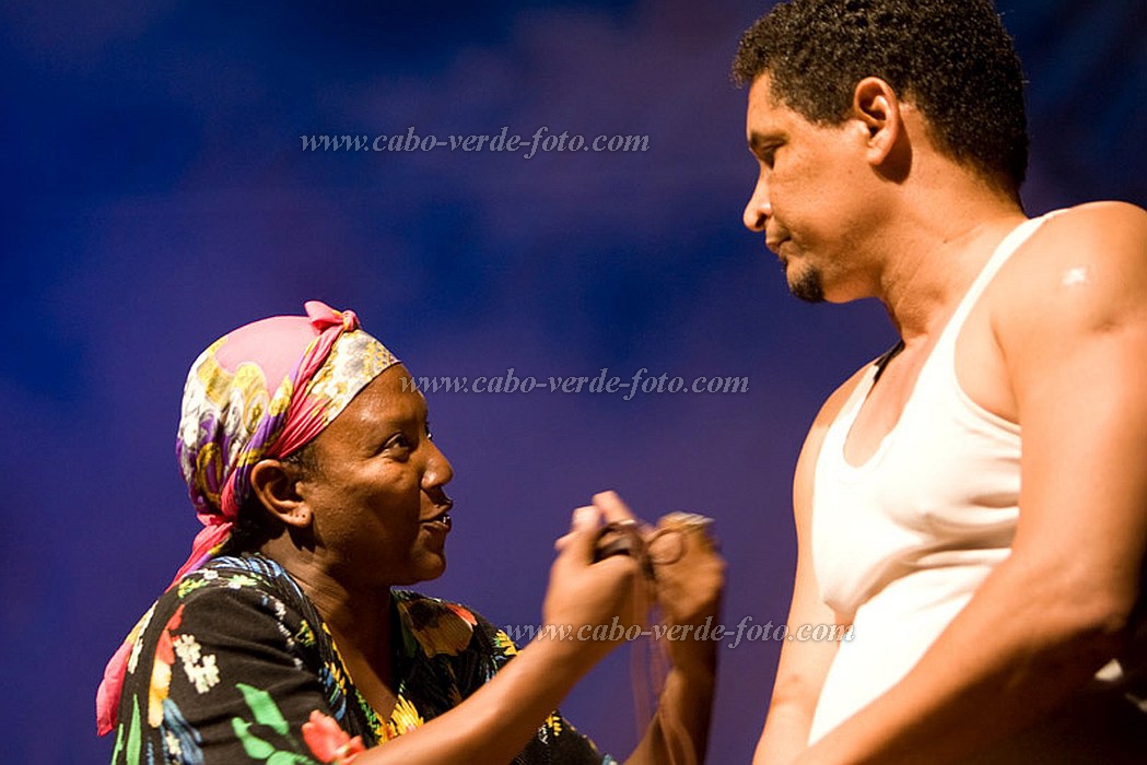 So Vicente : Mindelo : teatro : People RecreationCabo Verde Foto Gallery