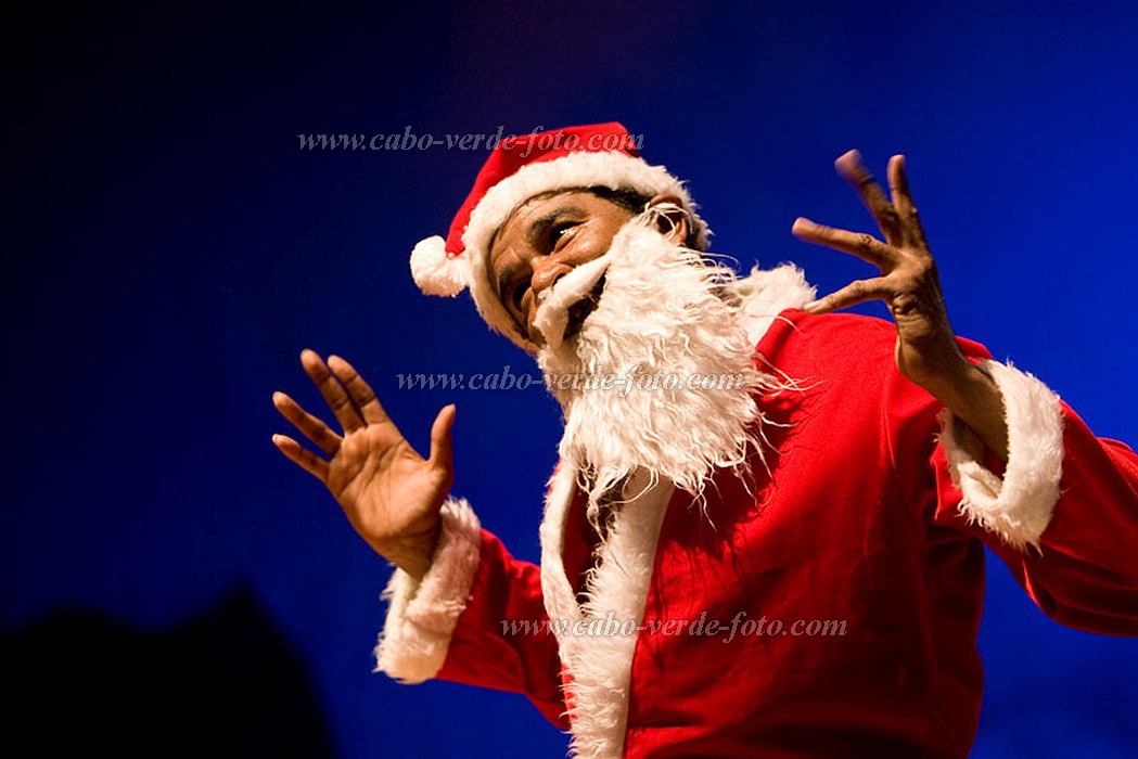 Insel: So Vicente  Wanderweg:  Ort: Mindelo Motiv: Theater Motivgruppe: People Recreation © Florian Drmer www.Cabo-Verde-Foto.com