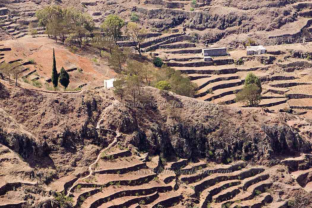 Santo Anto : Corda : hiking trail : Landscape MountainCabo Verde Foto Gallery