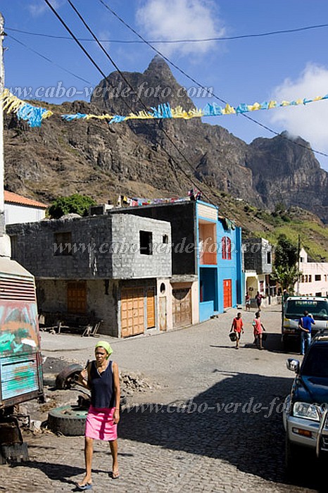 Santo Anto : Pal Ch de Manuel Santos : village : Landscape MountainCabo Verde Foto Gallery