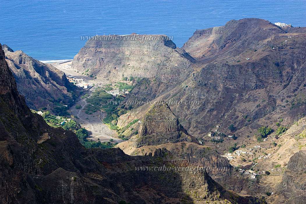 Insel: Santo Ant�o  Wanderweg:  Ort: R� de Torre Motiv: Berglandschaft Motivgruppe: Landscape Mountain &copy; Florian D�rmer www.Cabo-Verde-Foto.com