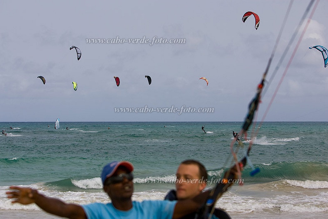 Insel: Sal  Wanderweg:  Ort: Santa Maria Motiv: Kitesurfen Motivgruppe: People Recreation © Florian Drmer www.Cabo-Verde-Foto.com