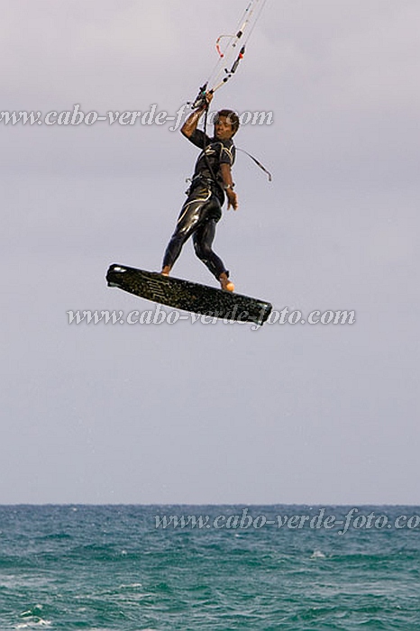 Sal : Santa Maria : kite surfing : People RecreationCabo Verde Foto Gallery