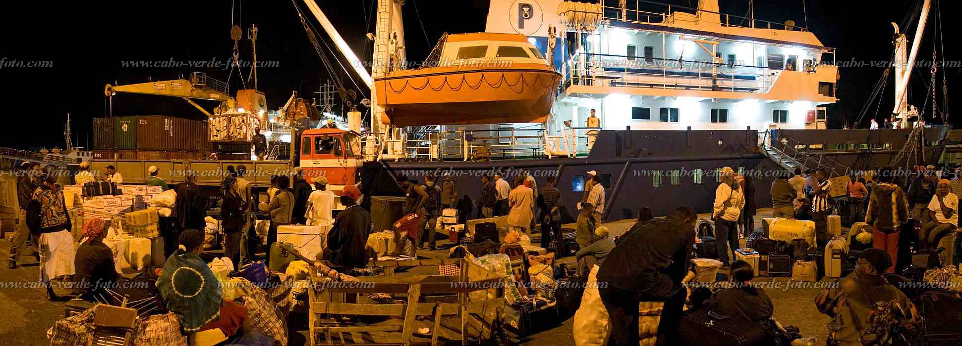 Santiago : Canal de Brava : ferry : Technology TransportCabo Verde Foto Gallery