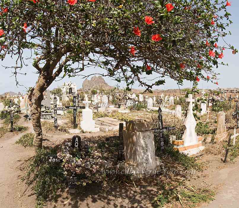 Santiago : Assomada : graveyard : Landscape TownCabo Verde Foto Gallery