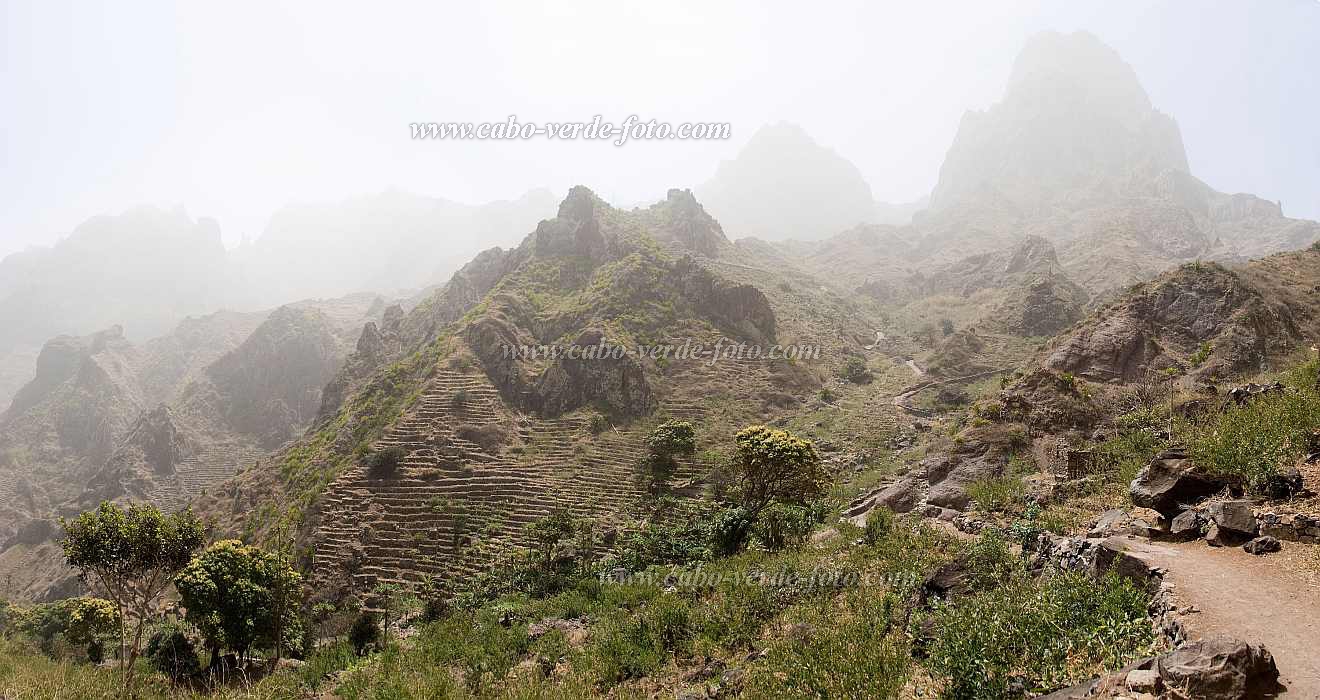 Insel: So Nicolau  Wanderweg:  Ort: Praia Branca Motiv:  Motivgruppe: Landscape Mountain © Florian Drmer www.Cabo-Verde-Foto.com